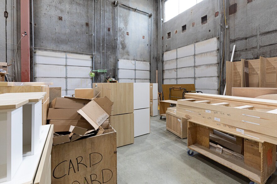 More Photos Of 30781 Simpson Rd, Abbotsford Warehouse For Lease