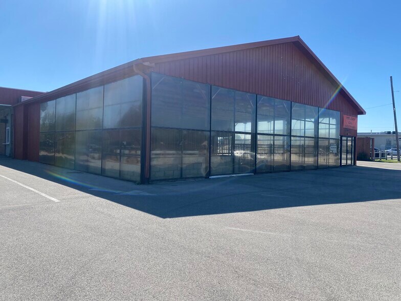 More Photos Of 2509 W Parrish Ave, Owensboro Restaurant For Lease