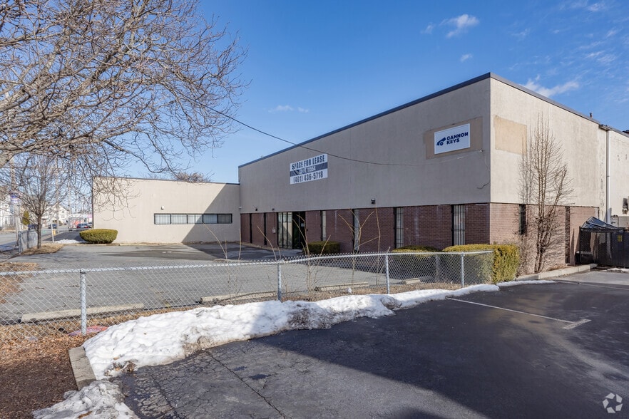 Primary Photo Of 575 Lonsdale Ave, Central Falls Warehouse For Lease