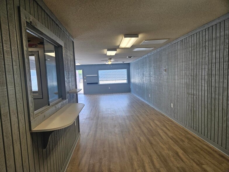 More Photos Of 125 Old Number Six Hwy, Saint Matthews Warehouse For Lease