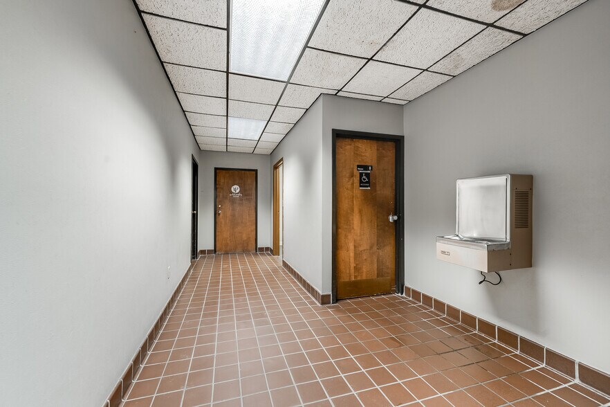 More Photos Of 531 N Central Ave, Connersville Office For Lease