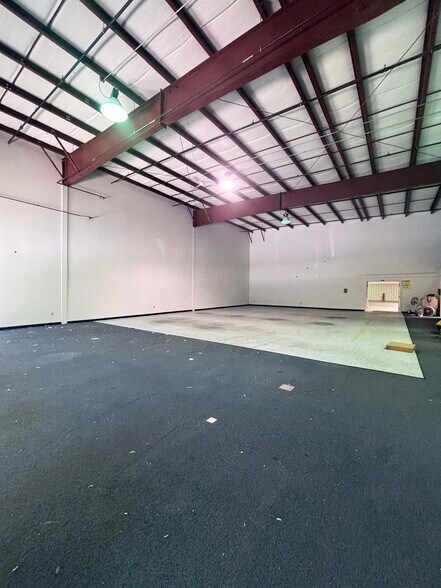 More Photos Of 300 Heritage Ave, Portsmouth Warehouse For Lease