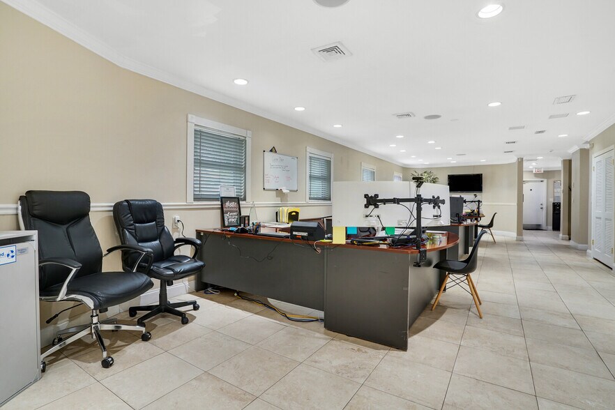 More Photos Of 1800 NE 26th St, Wilton Manors Medical For Lease