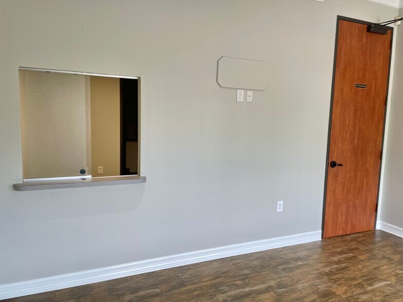 More Photos Of 613 Russell Blvd, Nacogdoches Healthcare For Lease