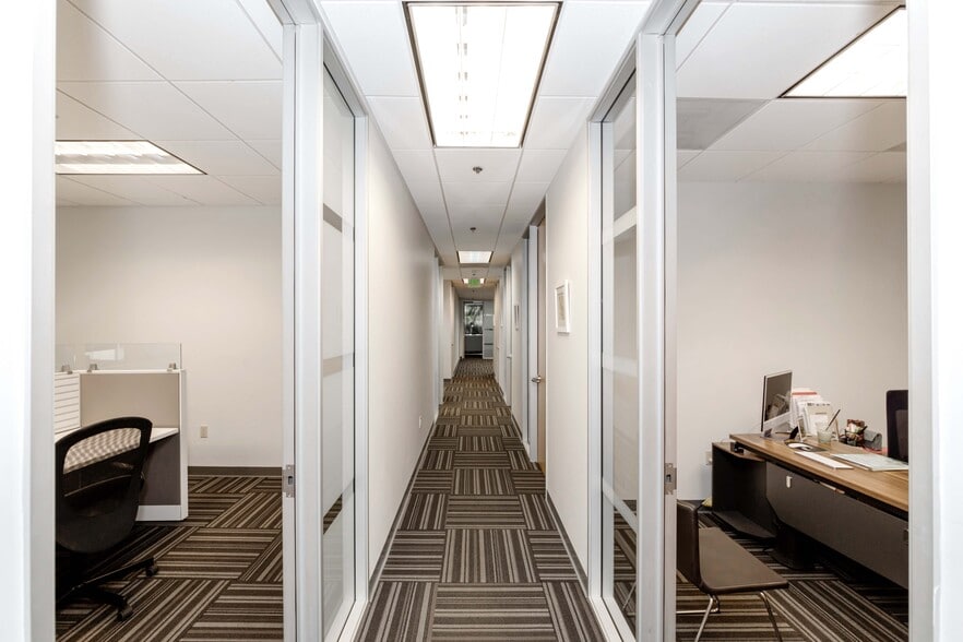 More Photos Of 96 Discovery, Irvine Office For Sale