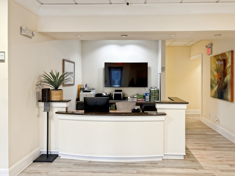 More Photos Of 177 W Putnam Ave, Greenwich Coworking Space