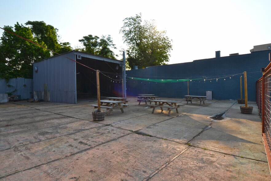 More Photos Of 220-226 W 25th St, Norfolk Warehouse For Lease