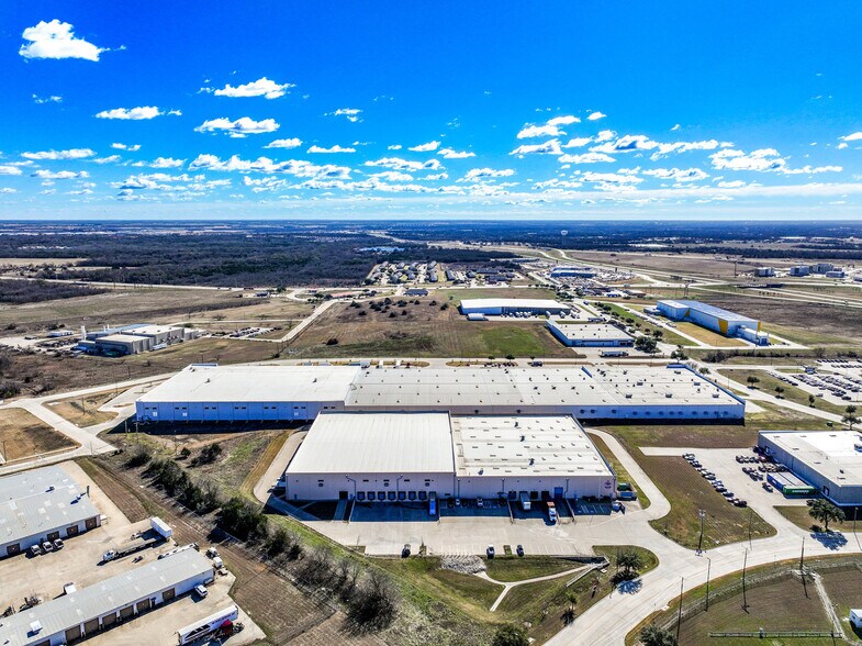 More Photos Of 303 Metro Dr, Terrell Manufacturing For Lease
