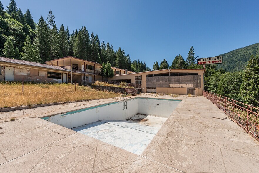 More Photos Of 4221 Siskiyou Ave, Dunsmuir Hotel For Sale