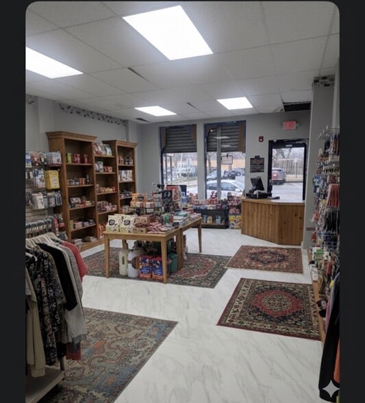 More Photos Of 119 W Broadway, Paterson Flex For Sale