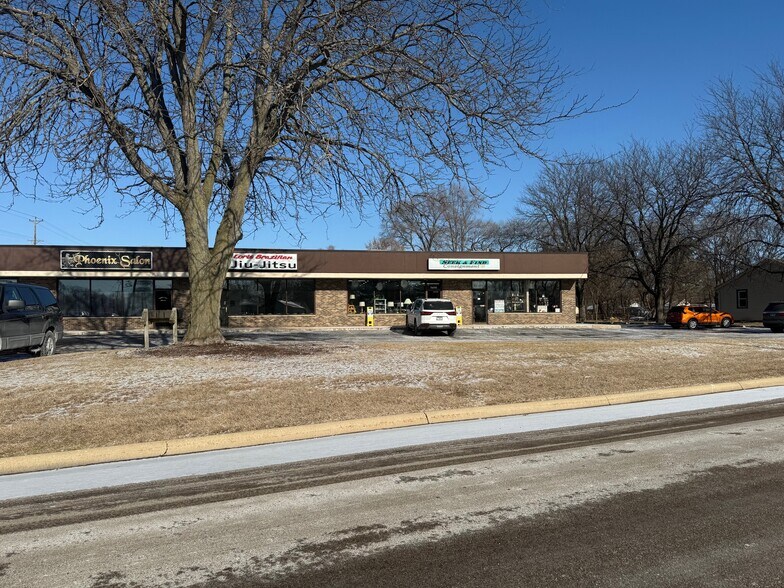 More Photos Of 7507 N 2nd St, Machesney Park Storefront Retail Office For Lease