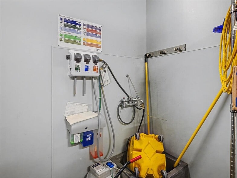 More Photos Of 39 West St, Pittsboro Restaurant For Lease