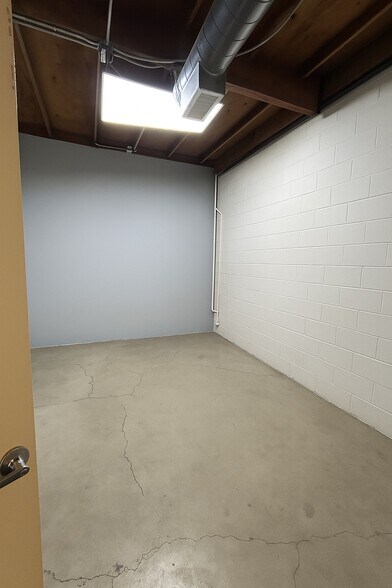 More Photos Of 5908 Barton Ave, Los Angeles Loft Creative Space For Sale