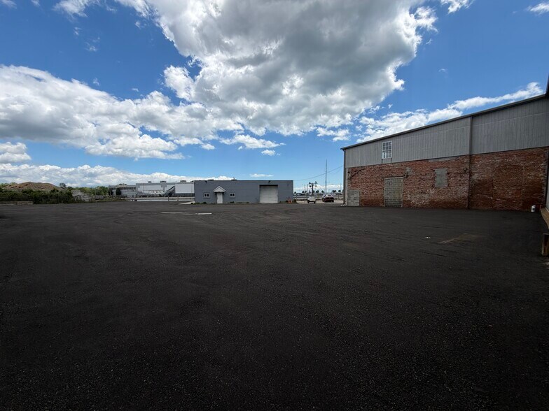 More Photos Of 88 Howard Ave, Bridgeport Warehouse For Lease