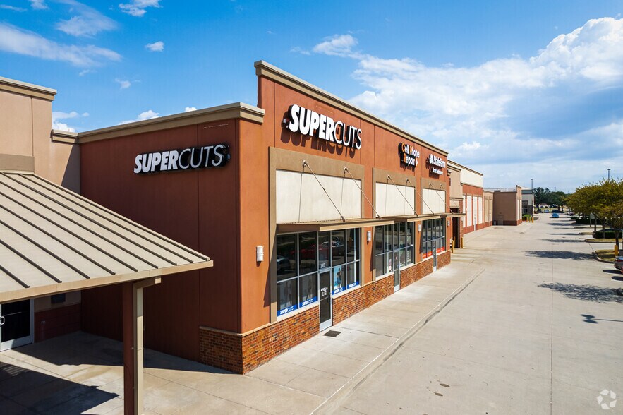 More Photos Of 1901-1941 SE Preston Rd, Plano Unknown For Lease