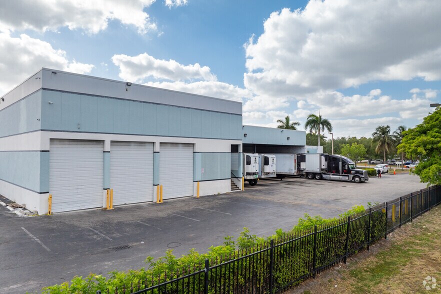 More Photos Of 1800 NW 89th Pl, Miami Refrigeration Cold Storage For Lease