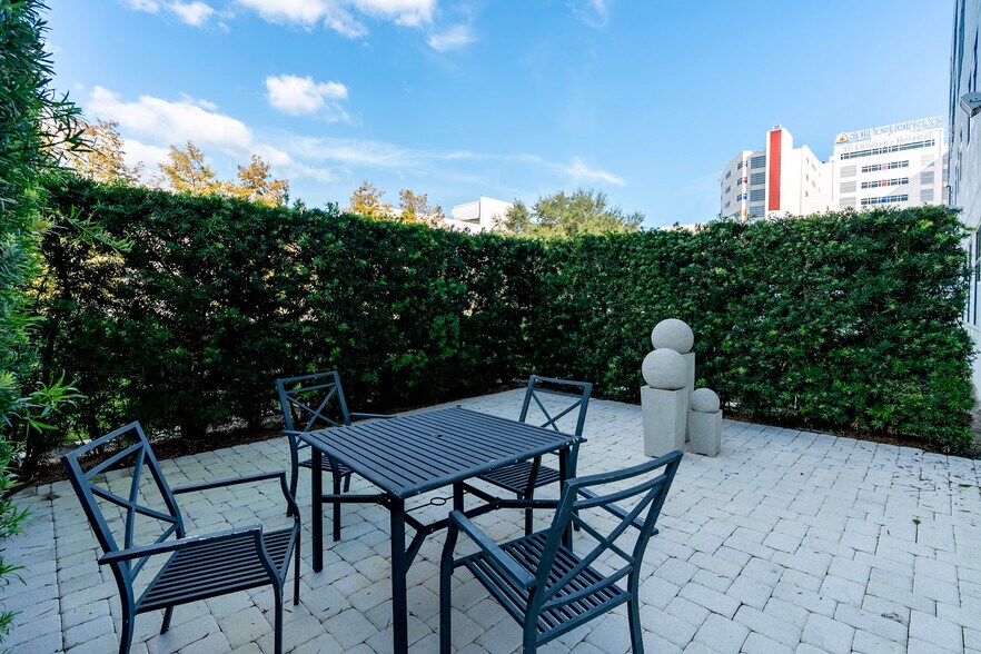 More Photos Of 625 6th Ave S, Saint Petersburg Medical For Sale