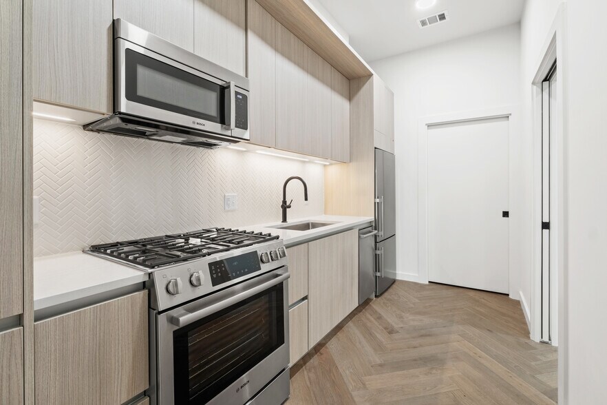 More Photos Of 2209 S First St, Austin Apartments For Sale