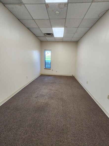 More Photos Of 1 Linda Ln, Vincentown Light Distribution For Lease