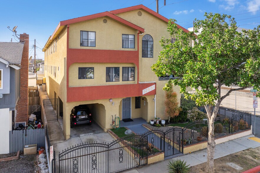 Primary Photo Of 12501 Kornblum Ave, Hawthorne Apartments For Sale