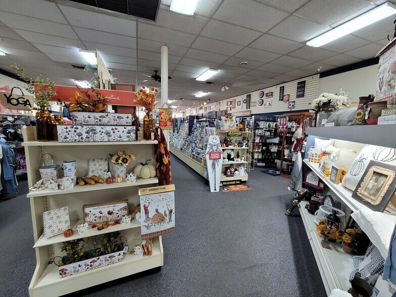 More Photos Of 302 N Main St, Rushville Storefront Retail Office For Sale