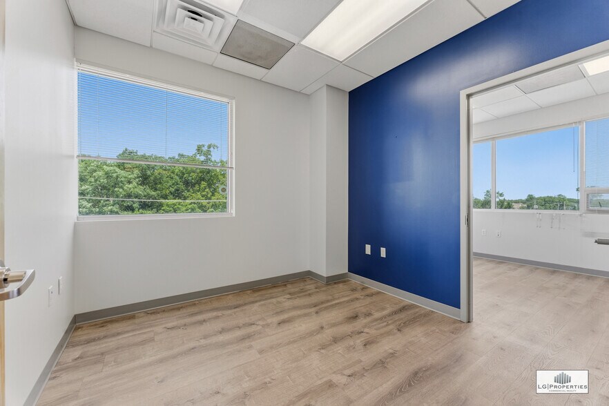 More Photos Of 456 Chestnut St, Lakewood Office For Lease