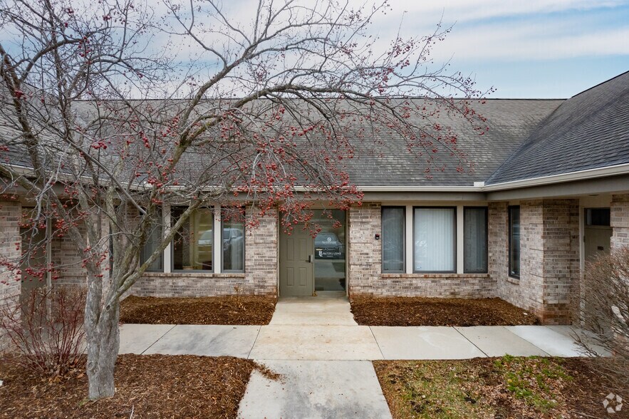 More Photos Of 2410 Woodlake Dr, Okemos Unknown For Lease