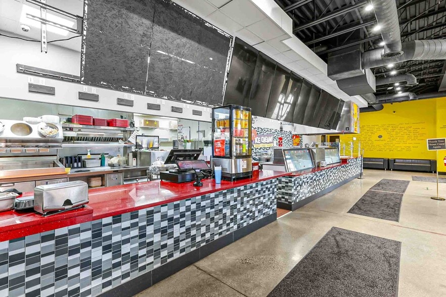 More Photos Of 4924 Rochester Rd, Troy Restaurant For Sale