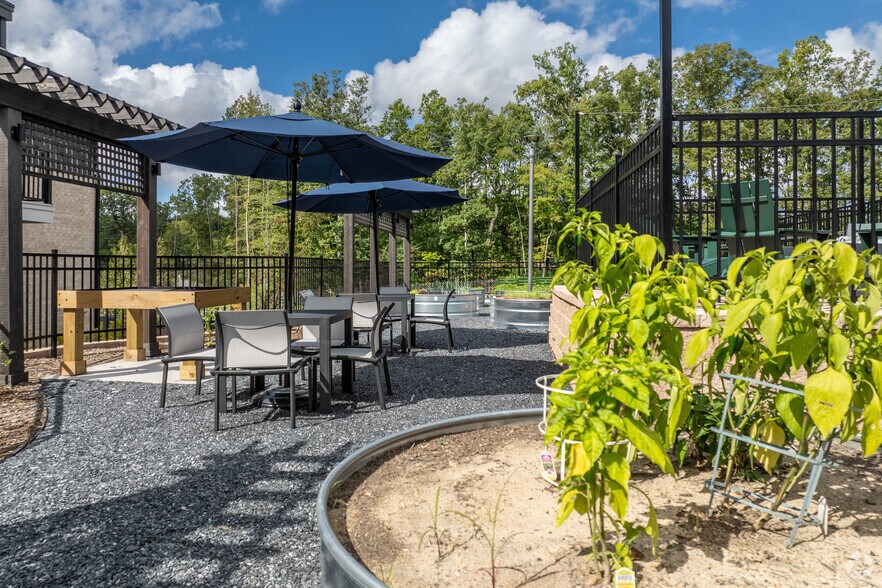 More Photos Of 12801 Lucks Ln, Midlothian Apartments For Sale