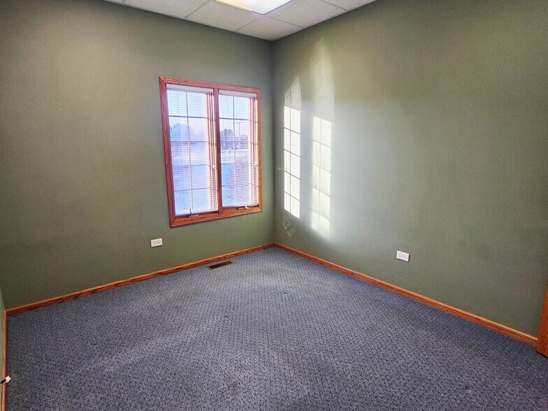 More Photos Of 10331-10335 W Lincoln Hwy, Frankfort Office For Sale