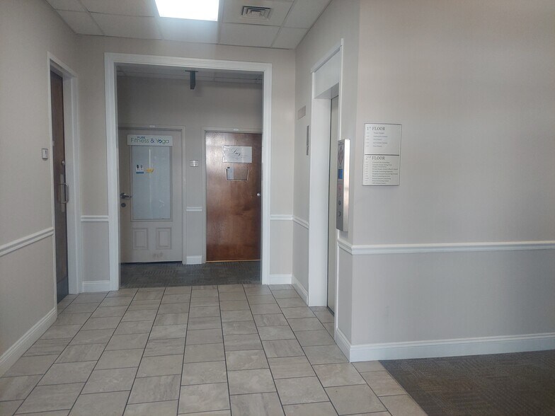 More Photos Of 701 Papworth Ave, Metairie Office For Sale