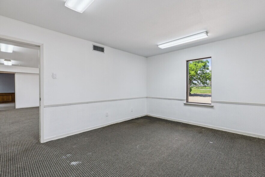 More Photos Of 351 Interstate Highway 30, Greenville Warehouse For Sale