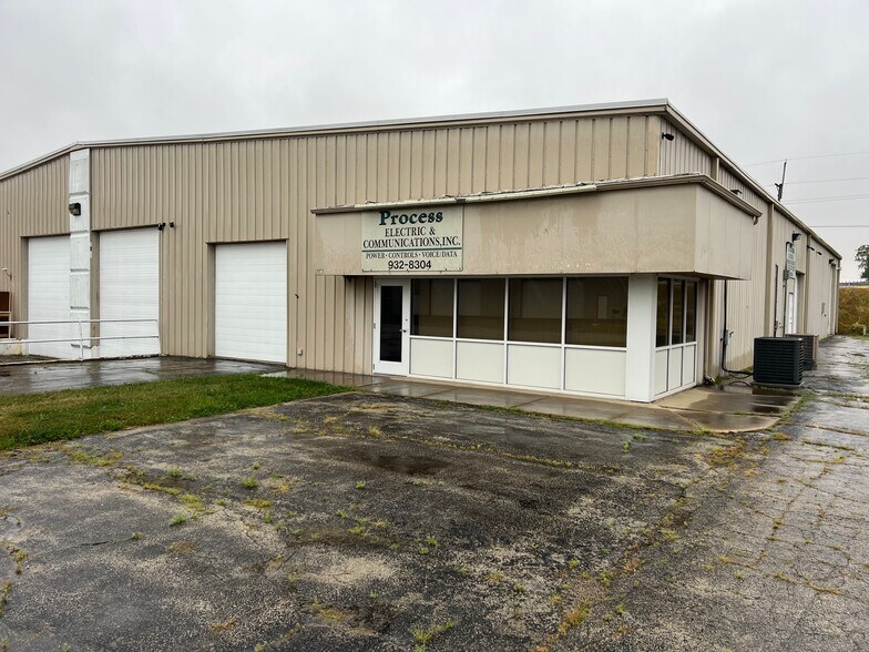 Primary Photo Of 1240 Stanford Dr, Kankakee Industrial For Sale