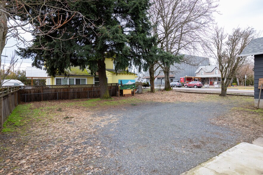 More Photos Of 1215 B St, Hood River Office For Lease