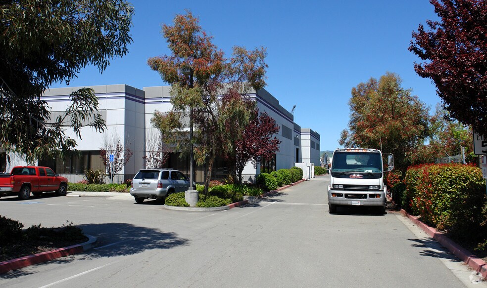 More Photos Of 7650 Hawthorne Ave, Livermore Manufacturing For Lease