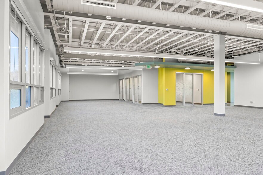 More Photos Of 6398 Cindy Ln, Carpinteria Office For Sale