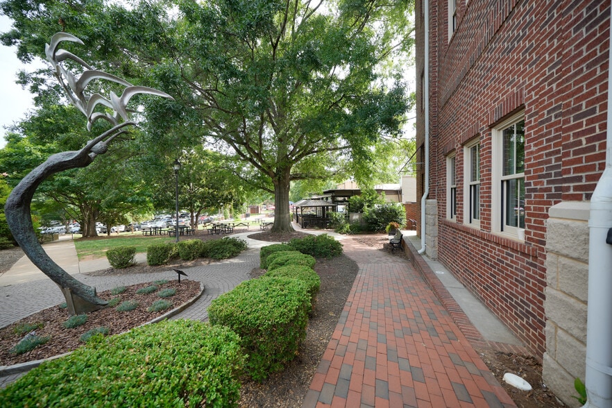 More Photos Of 206-212 N Main St, Davidson Office Residential For Sale