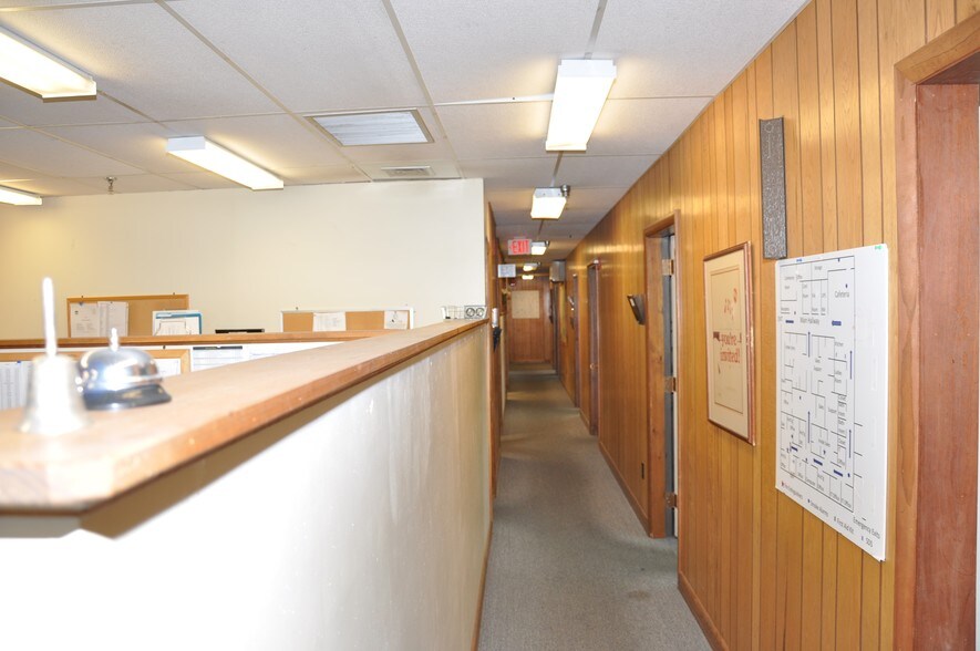More Photos Of 10 Renaissance Way, Sanford Warehouse For Lease