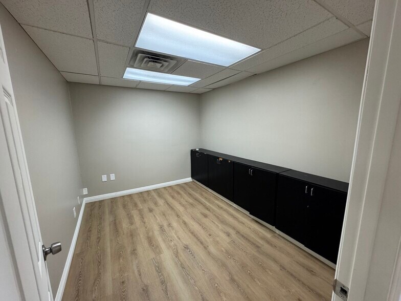 More Photos Of 2225 E Flamingo Rd, Las Vegas Unknown For Lease