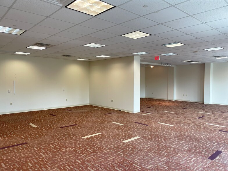 More Photos Of 969 Greentree Rd, Pittsburgh Medical For Lease