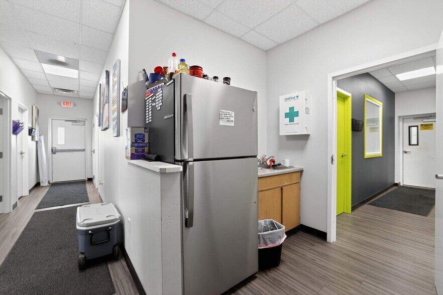 More Photos Of 2700 Millersport Hwy, Getzville Service For Sale