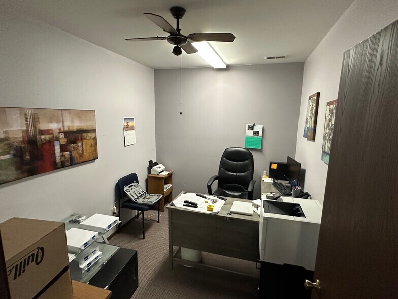 More Photos Of 1000-1050 E Commercial Ave, Lowell Unknown For Lease