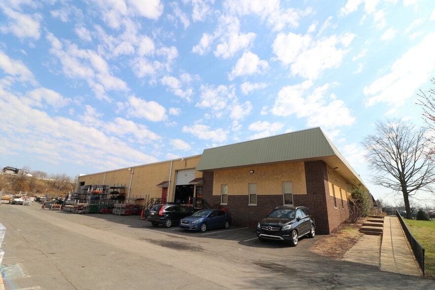 More Photos Of 1633 Republic Rd, Huntingdon Valley Warehouse For Sale