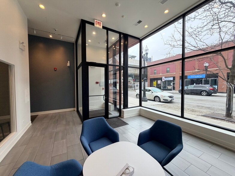 More Photos Of 1122-1126 W Bryn Mawr Ave, Chicago Storefront For Sale