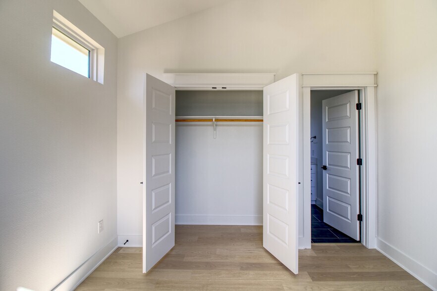 More Photos Of 2608 Bristol Dr, Austin Multifamily For Sale