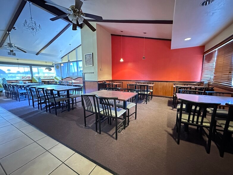 More Photos Of 1023 E F St, Oakdale Restaurant For Sale