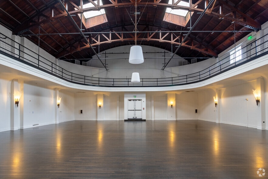 More Photos Of 6525 W Sunset Blvd, Los Angeles Loft Creative Space For Lease