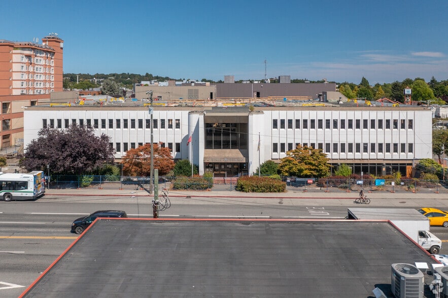 Primary Photo Of 2621-2629 Douglas St, Victoria Office For Lease