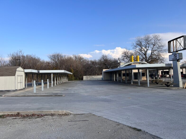 More Photos Of 1304 Chico Hwy, Bridgeport General Retail For Sale