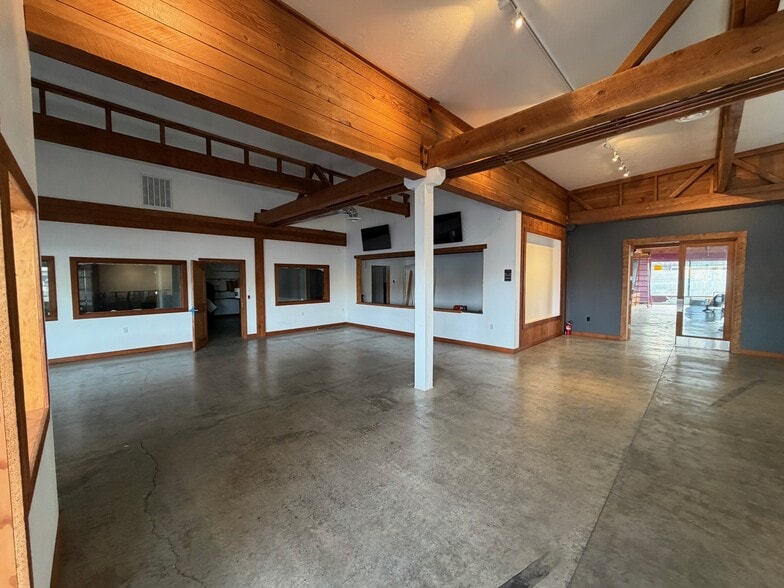 More Photos Of 2029 Broadway St, Eureka Storefront Retail Office For Sale